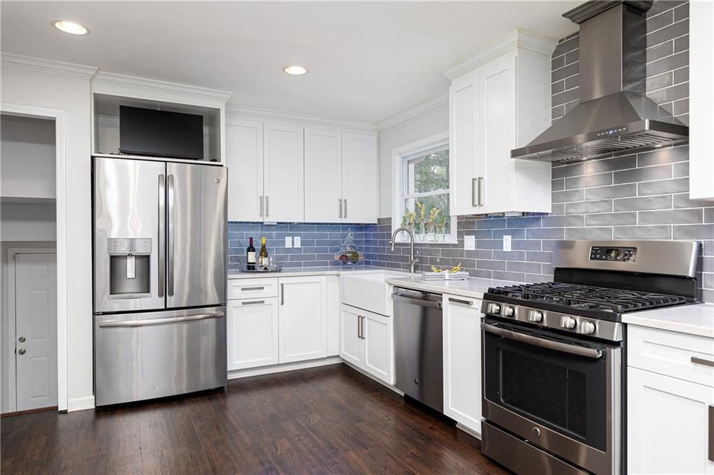 3848 Creek Hollow Way