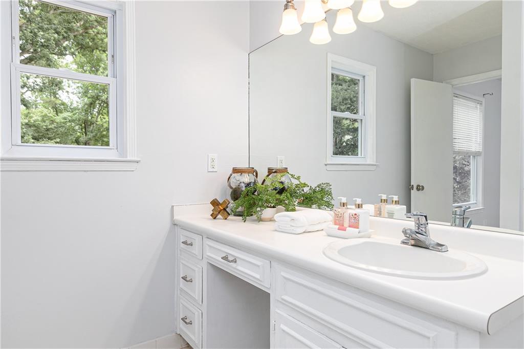 3848 Creek Hollow Way