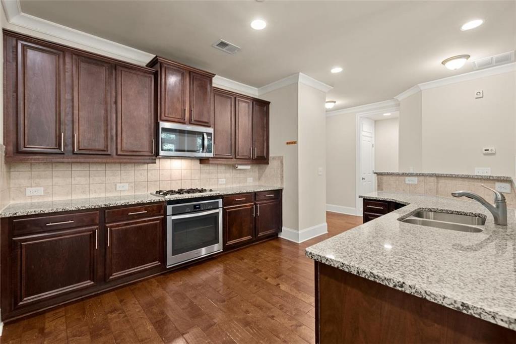 7600 Glisten Avenue NE