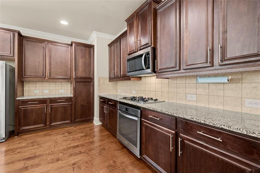 7600 Glisten Avenue NE