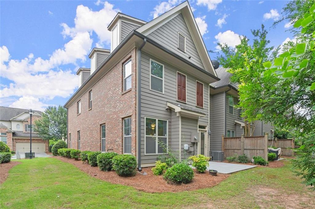 7600 Glisten Avenue NE