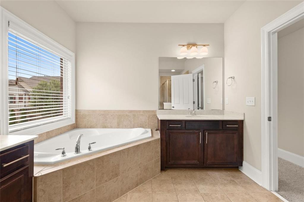 7600 Glisten Avenue NE