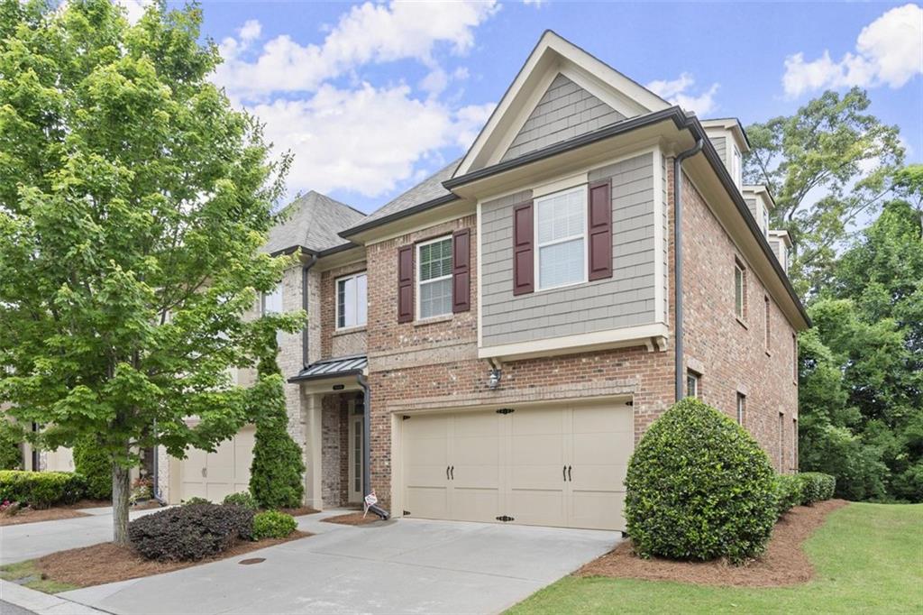 7600 Glisten Avenue NE