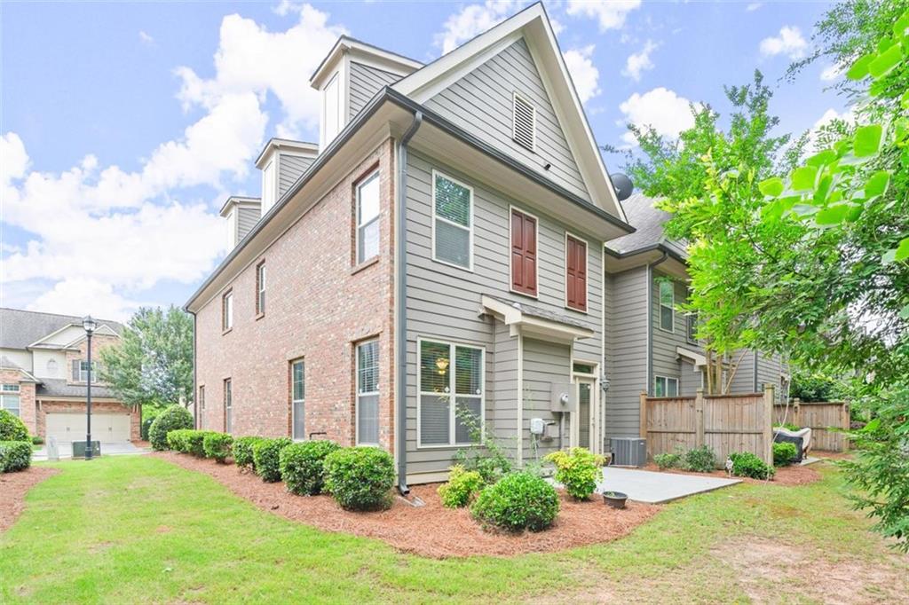 7600 Glisten Avenue NE