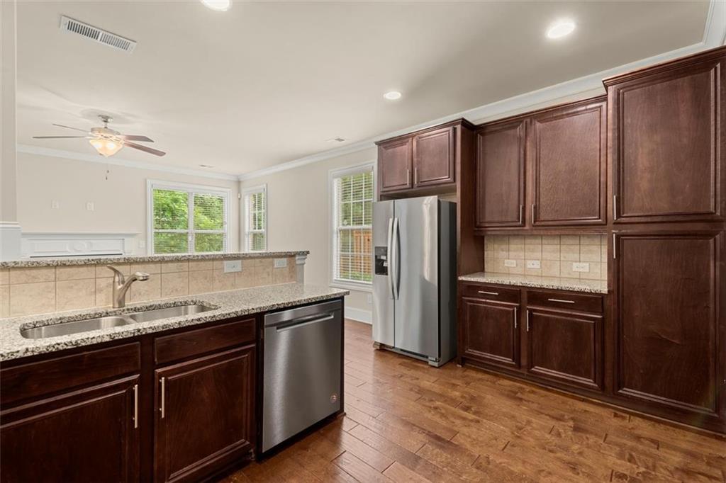 7600 Glisten Avenue NE