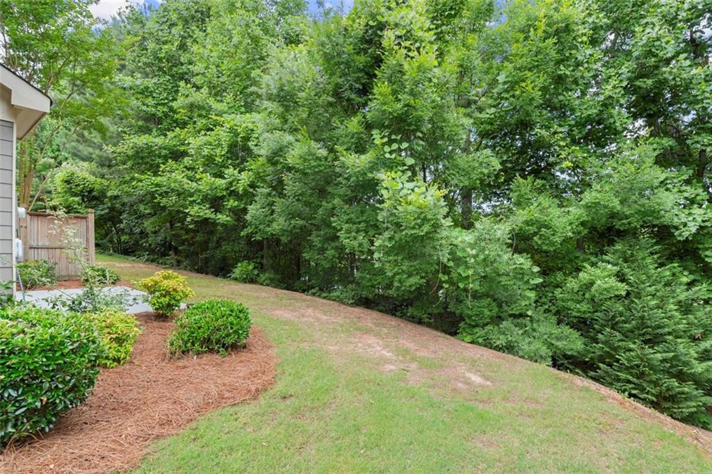 7600 Glisten Avenue NE