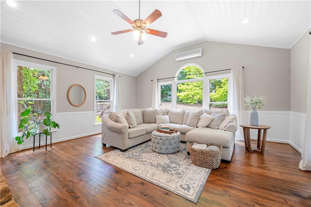 3003 GROVE VIEW Court