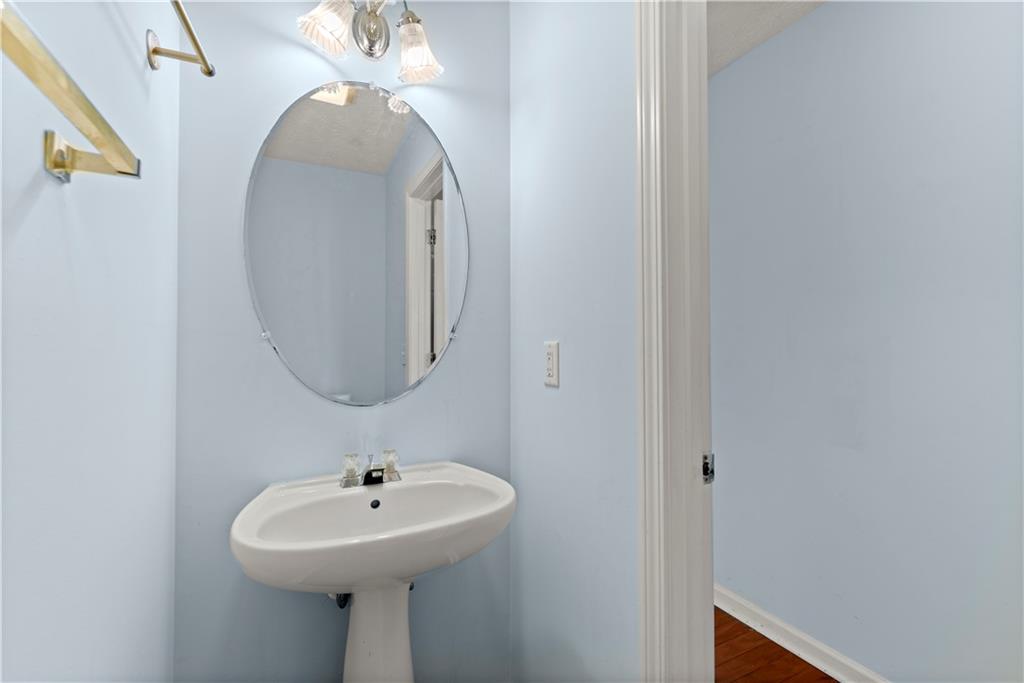 784 Windcroft Circle NW