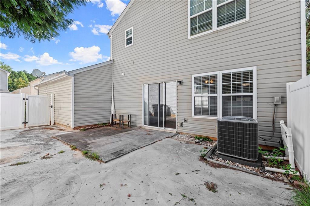 784 Windcroft Circle NW