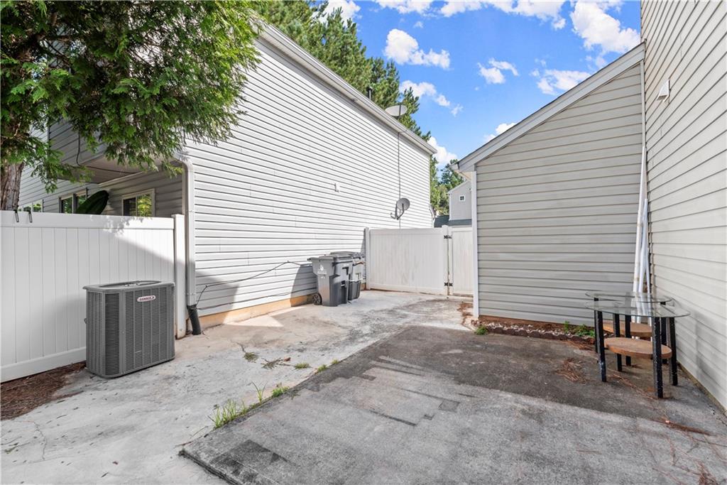 784 Windcroft Circle NW