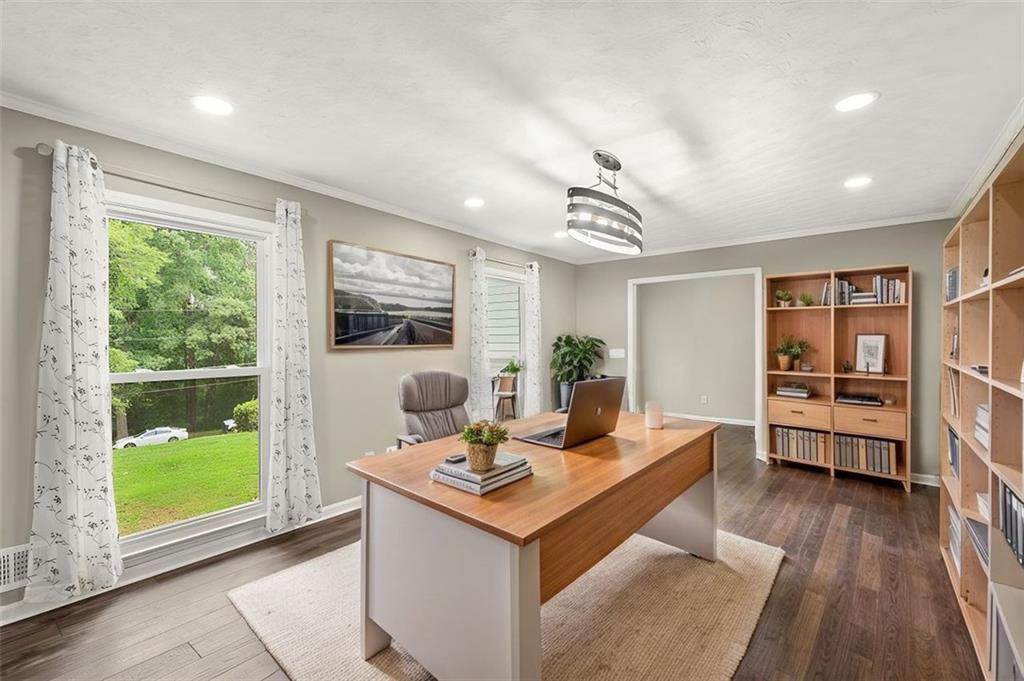 855 Riverbend Drive SW