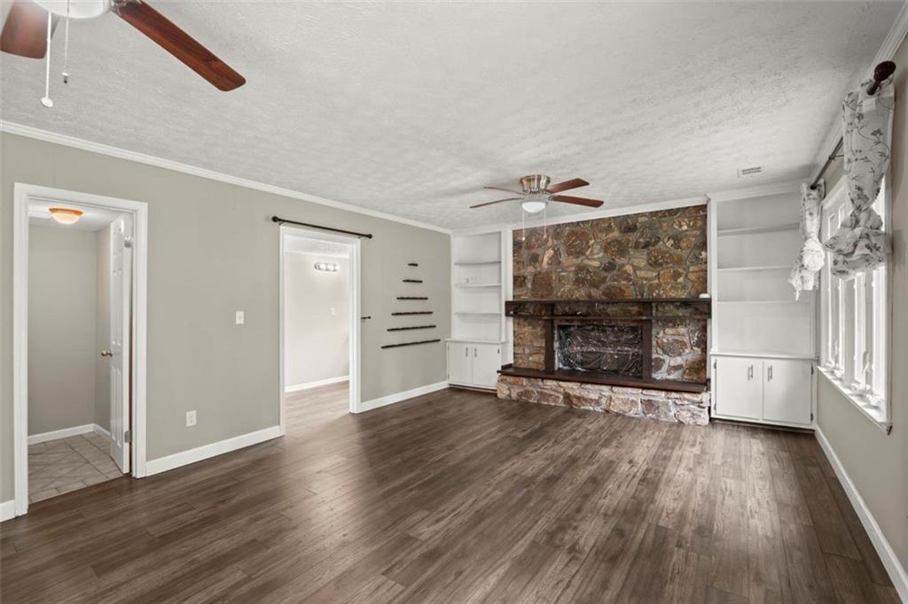 855 Riverbend Drive SW