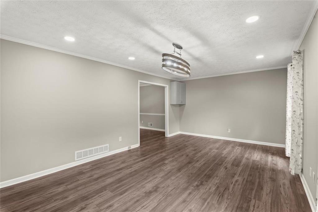 855 Riverbend Drive SW