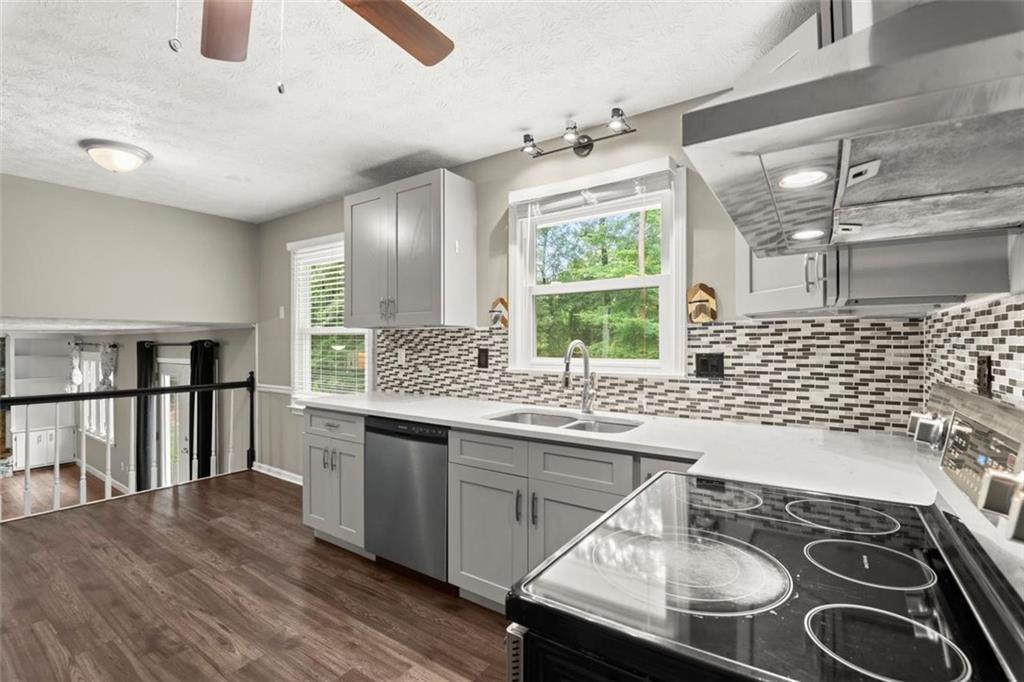 855 Riverbend Drive SW