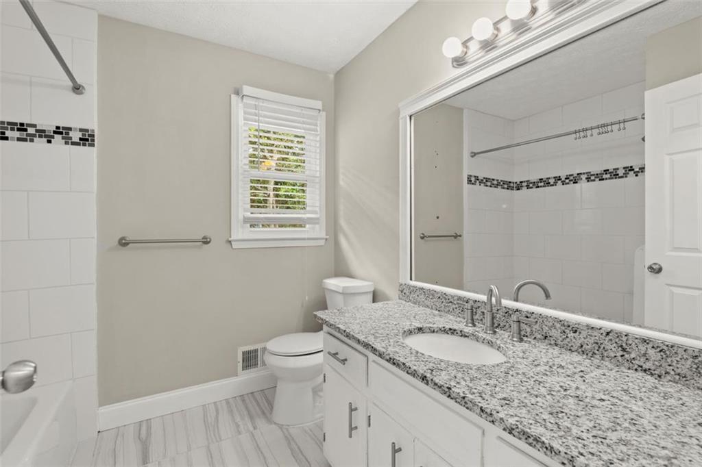 855 Riverbend Drive SW