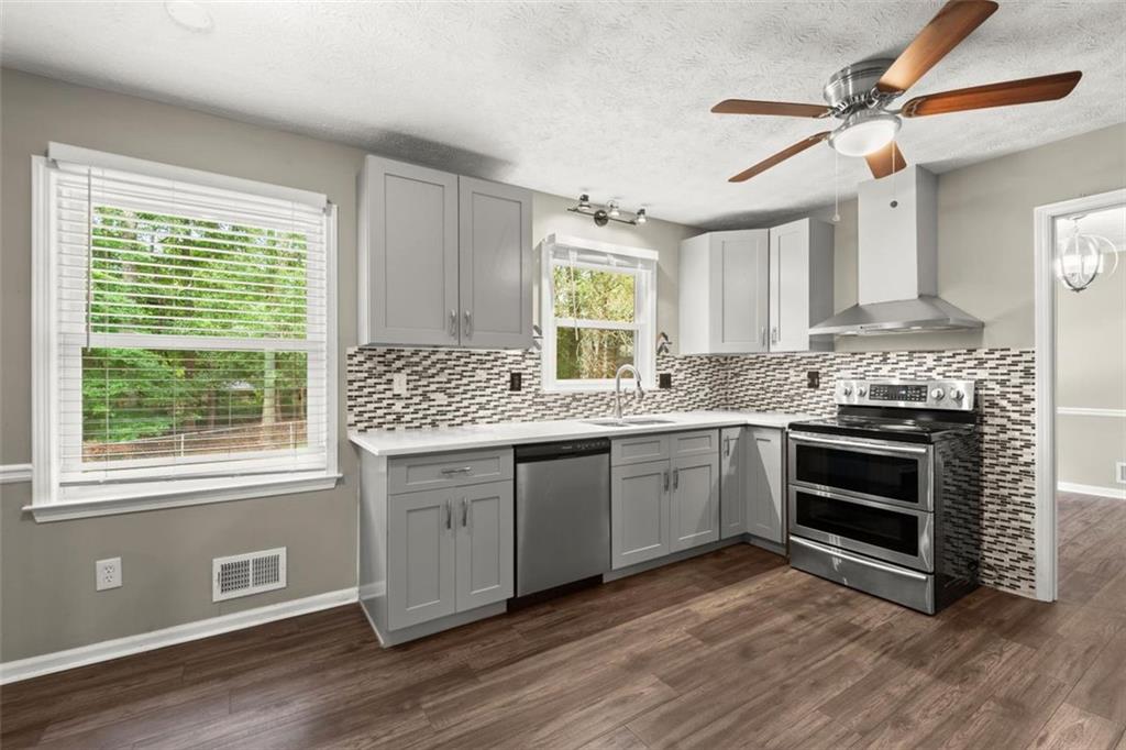 855 Riverbend Drive SW