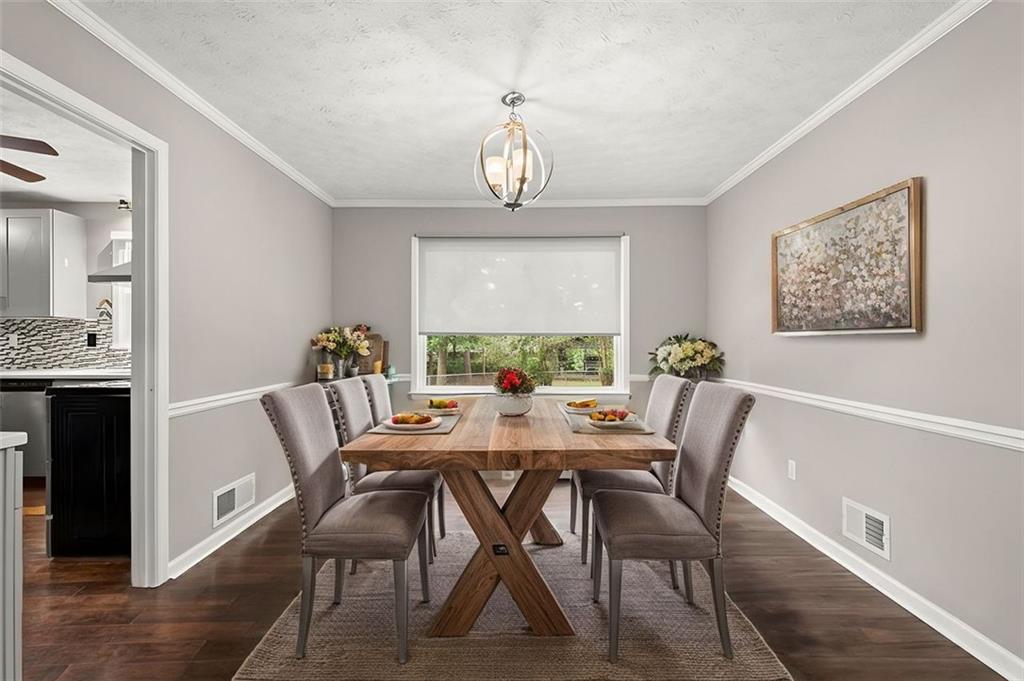 855 Riverbend Drive SW