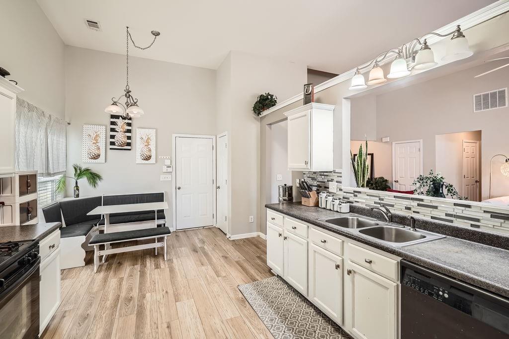 1756 Hedington Court