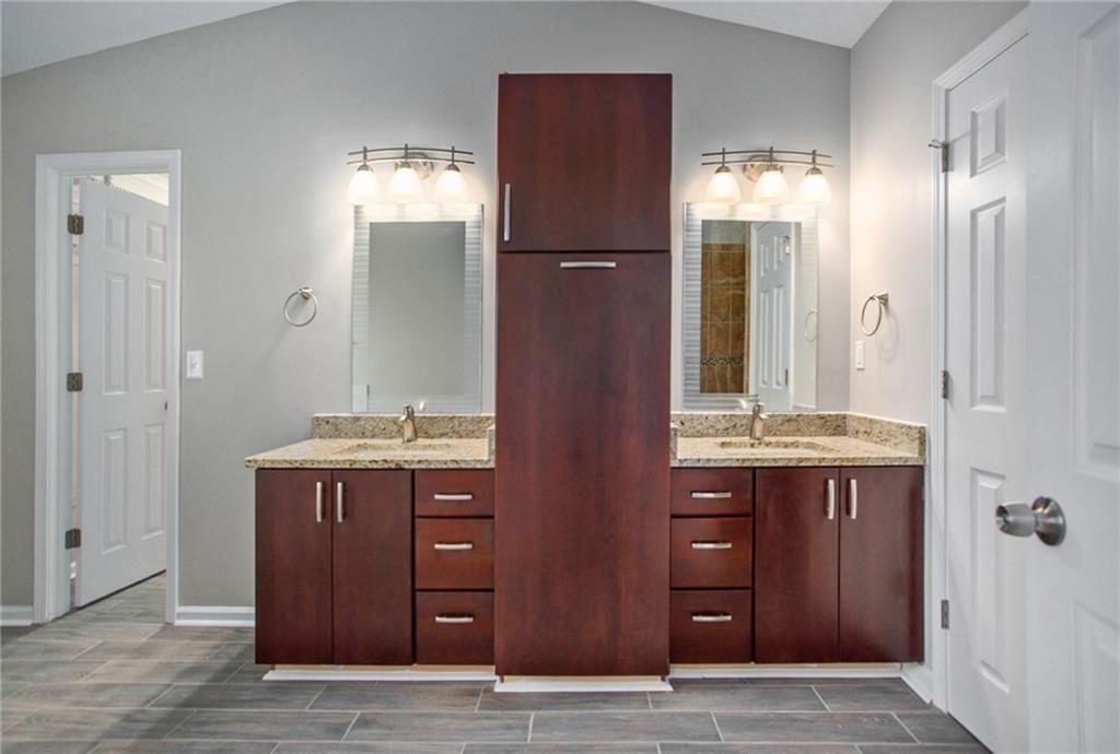 949 BRIARLEIGH Court