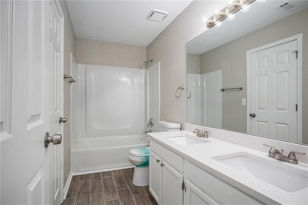 949 BRIARLEIGH Court