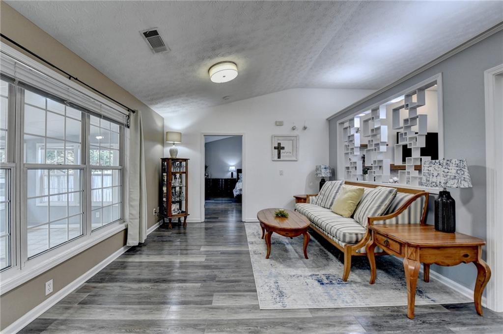 305 Morning Glen Drive