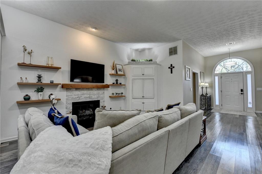 305 Morning Glen Drive