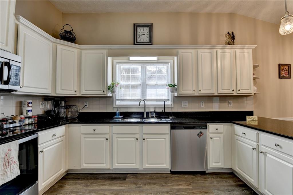 305 Morning Glen Drive