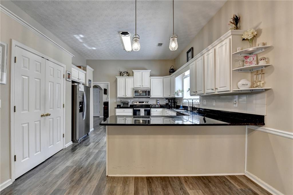 305 Morning Glen Drive