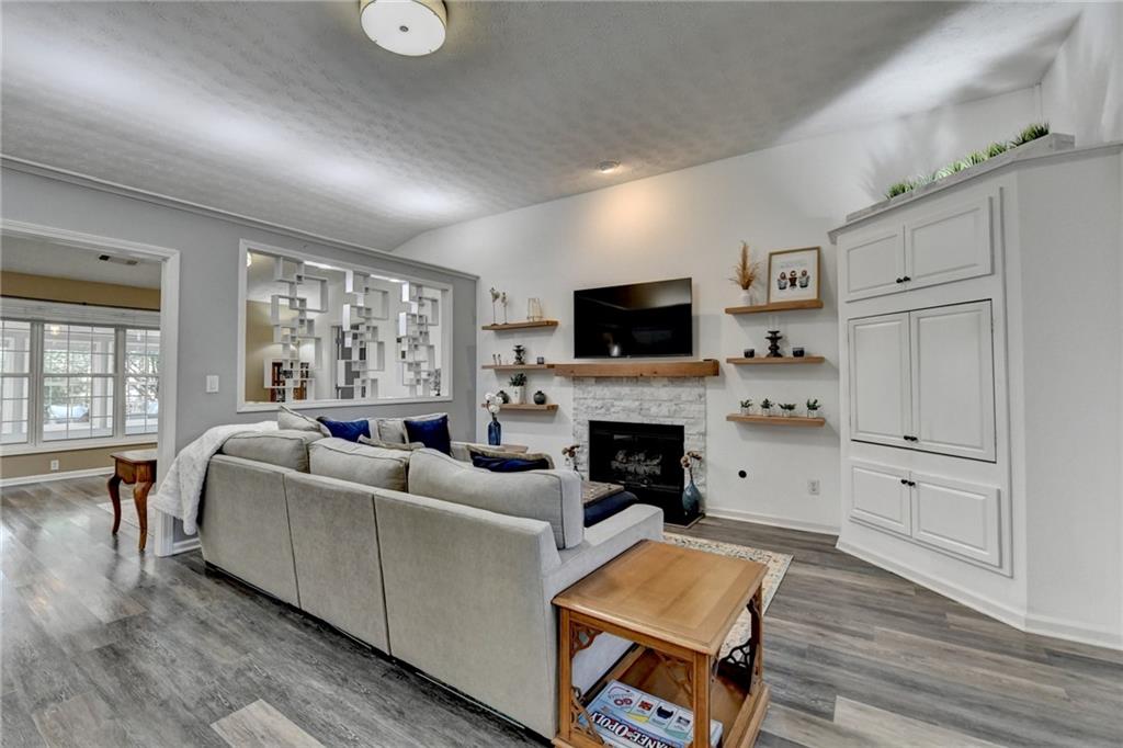 305 Morning Glen Drive