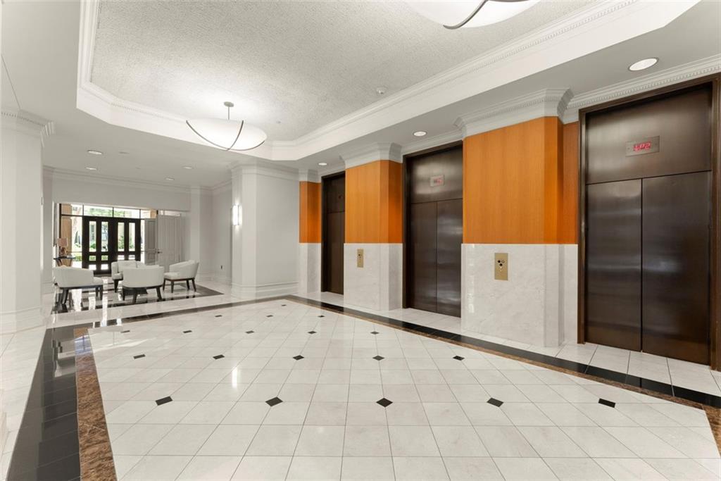 3475 Oak Valley Road NE Unit #870