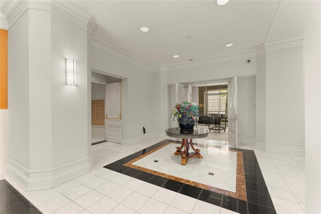 3475 Oak Valley Road NE Unit #870