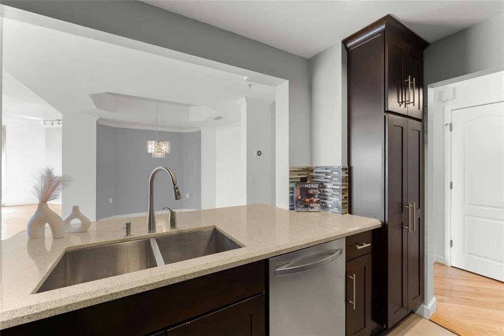 3475 Oak Valley Road NE Unit #870