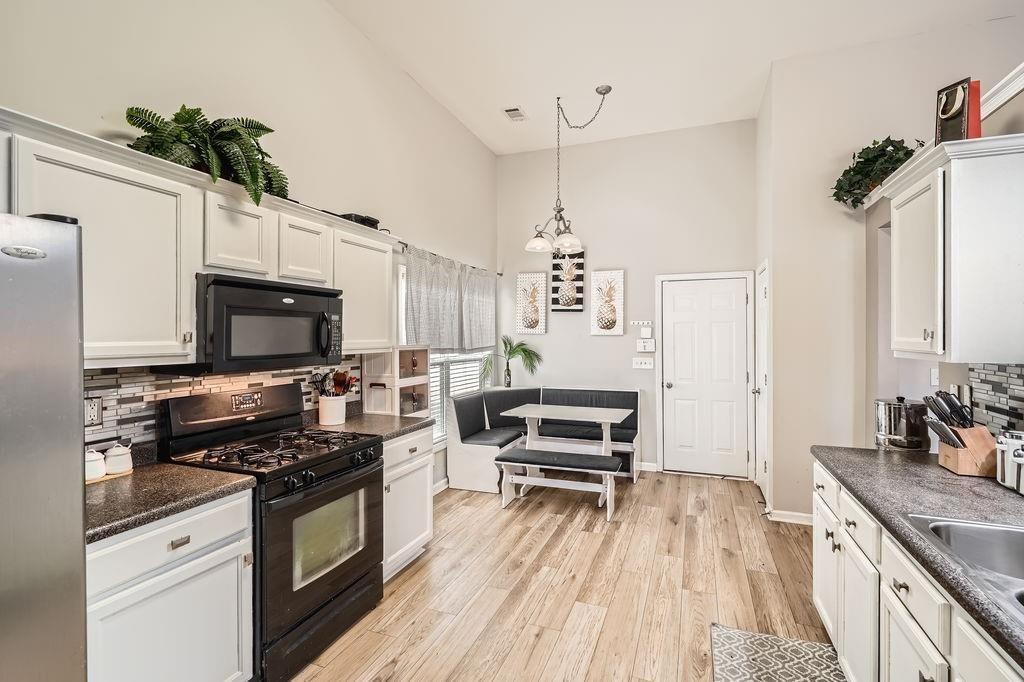 1756 Hedington Court