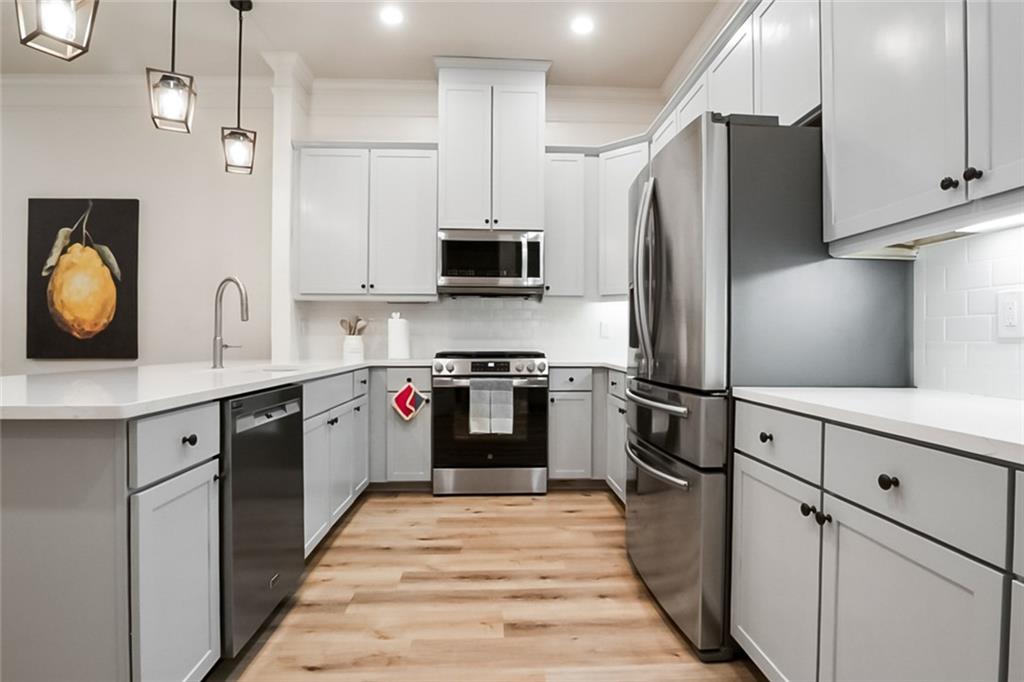 800 Old Plank Square