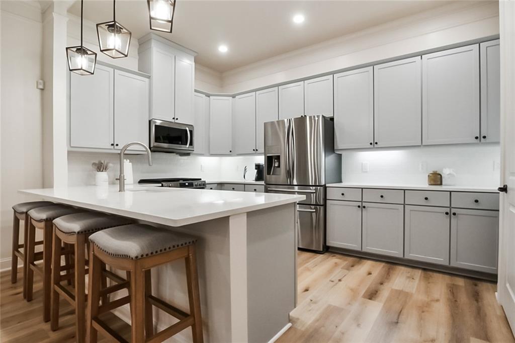 800 Old Plank Square