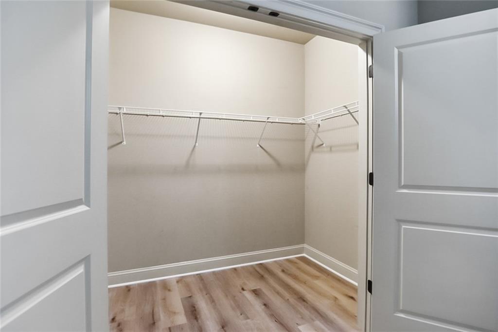 800 Old Plank Square