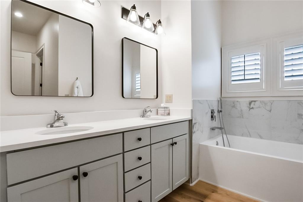 800 Old Plank Square