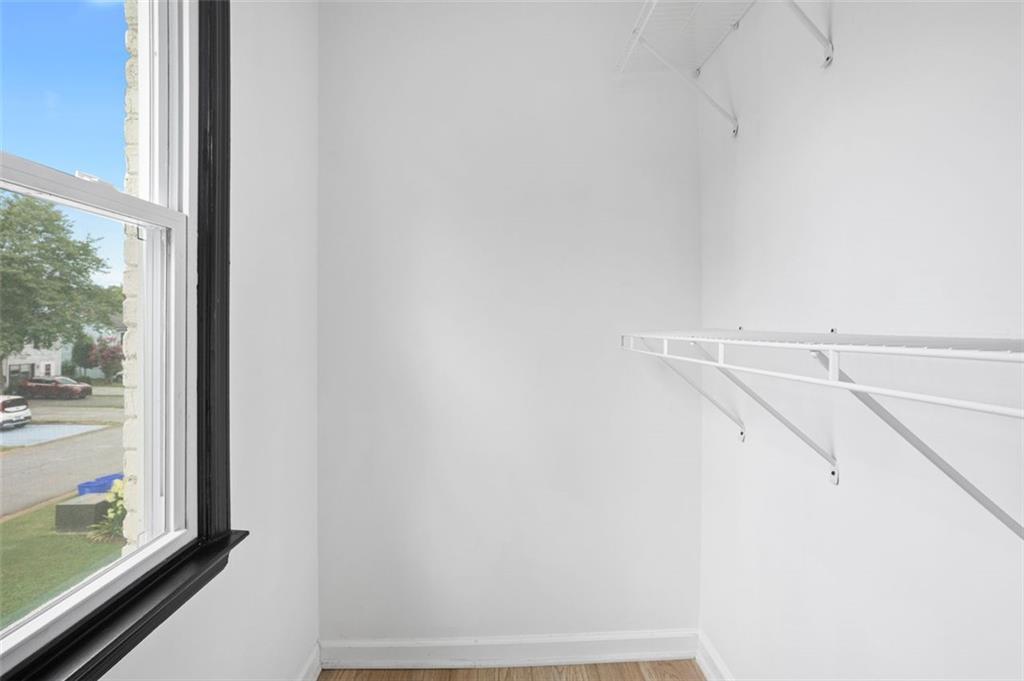 1008 WINDY OAKS Court SE