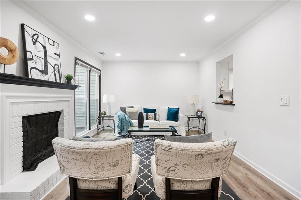 1008 WINDY OAKS Court SE