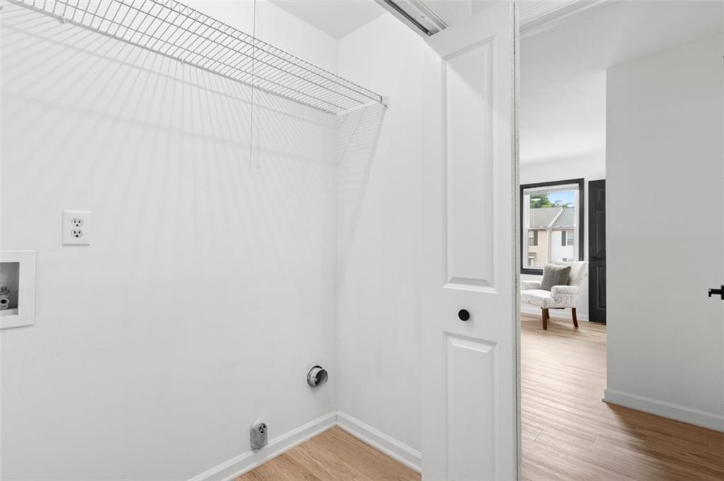 1008 WINDY OAKS Court SE