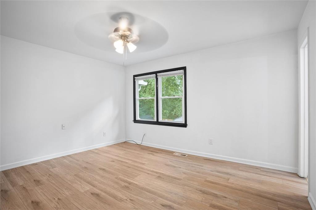 1008 WINDY OAKS Court SE