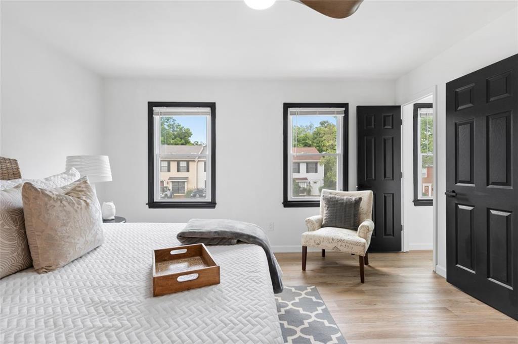 1008 WINDY OAKS Court SE