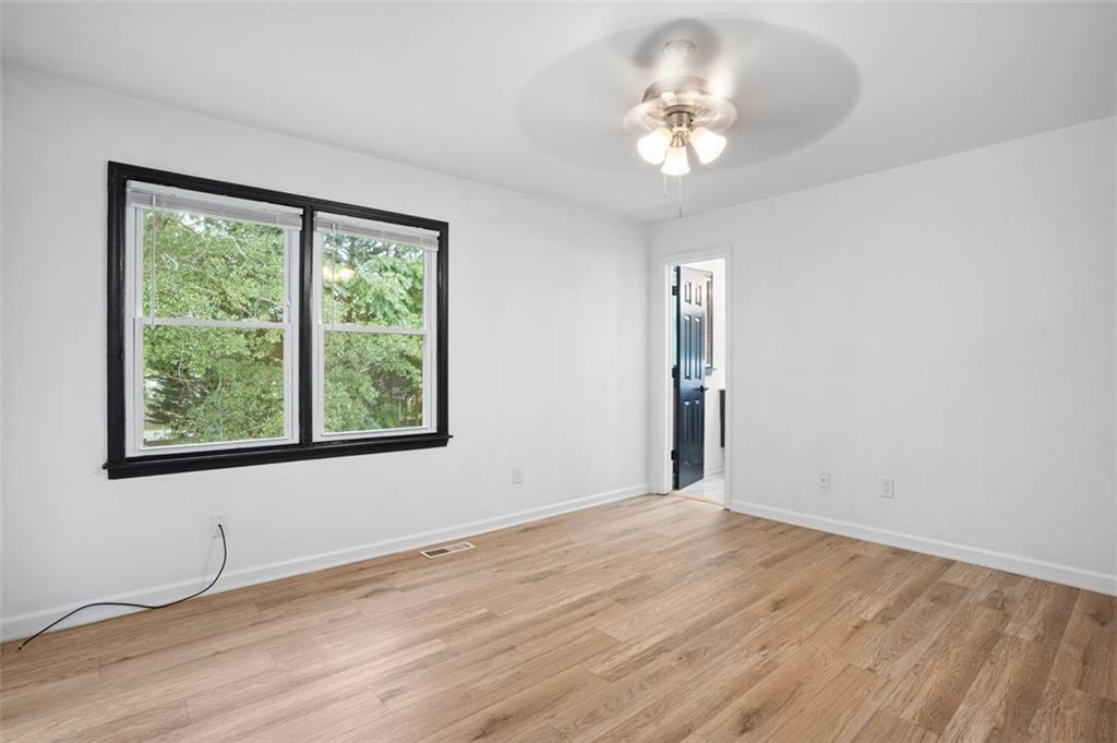 1008 WINDY OAKS Court SE