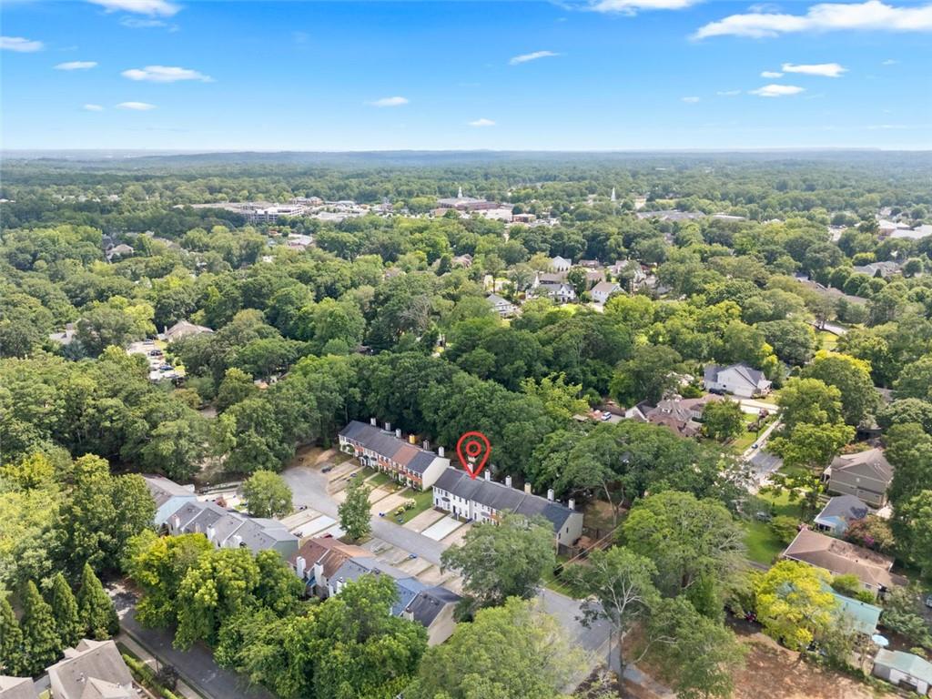 1008 WINDY OAKS Court SE