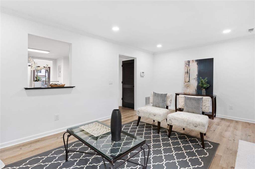 1008 WINDY OAKS Court SE