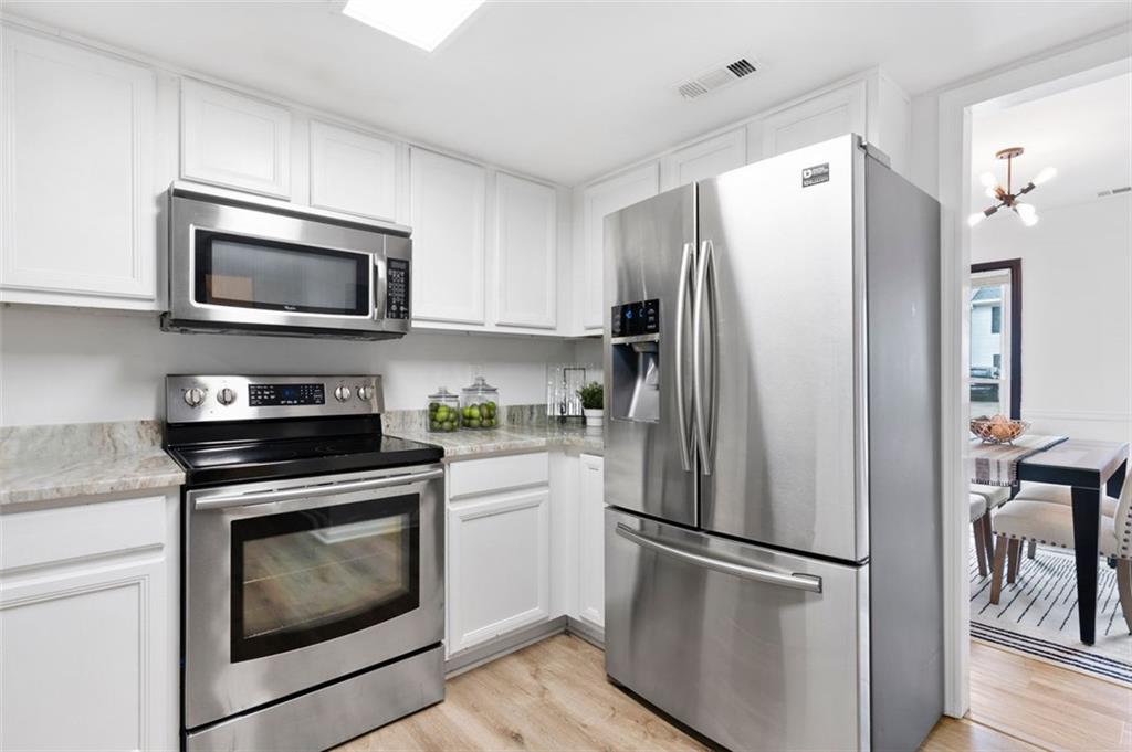 1008 WINDY OAKS Court SE