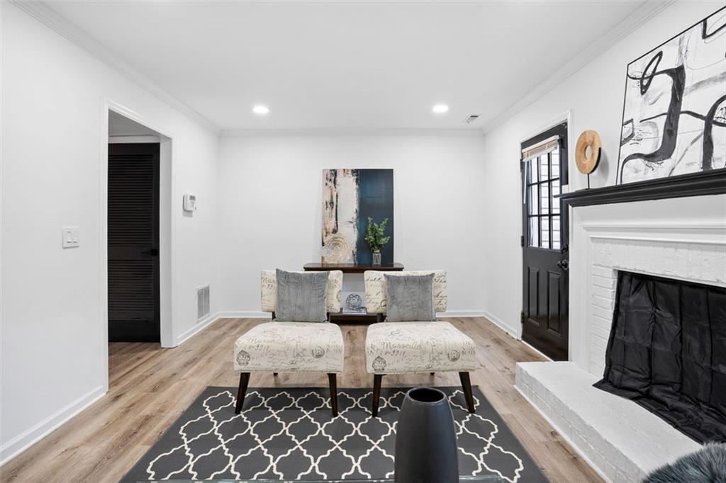 1008 WINDY OAKS Court SE