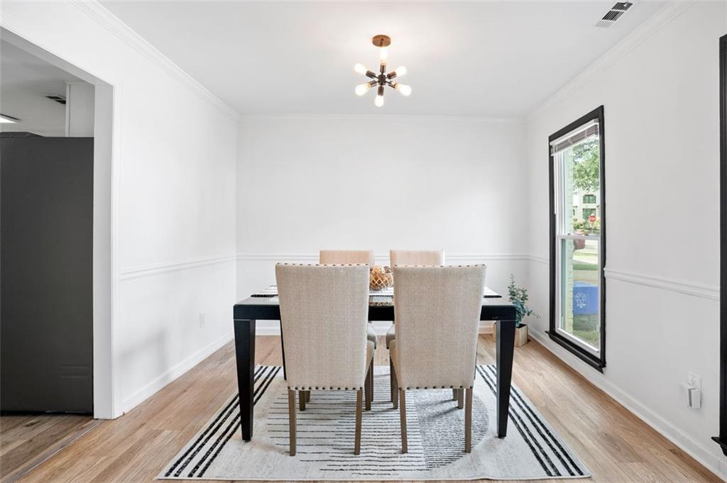 1008 WINDY OAKS Court SE