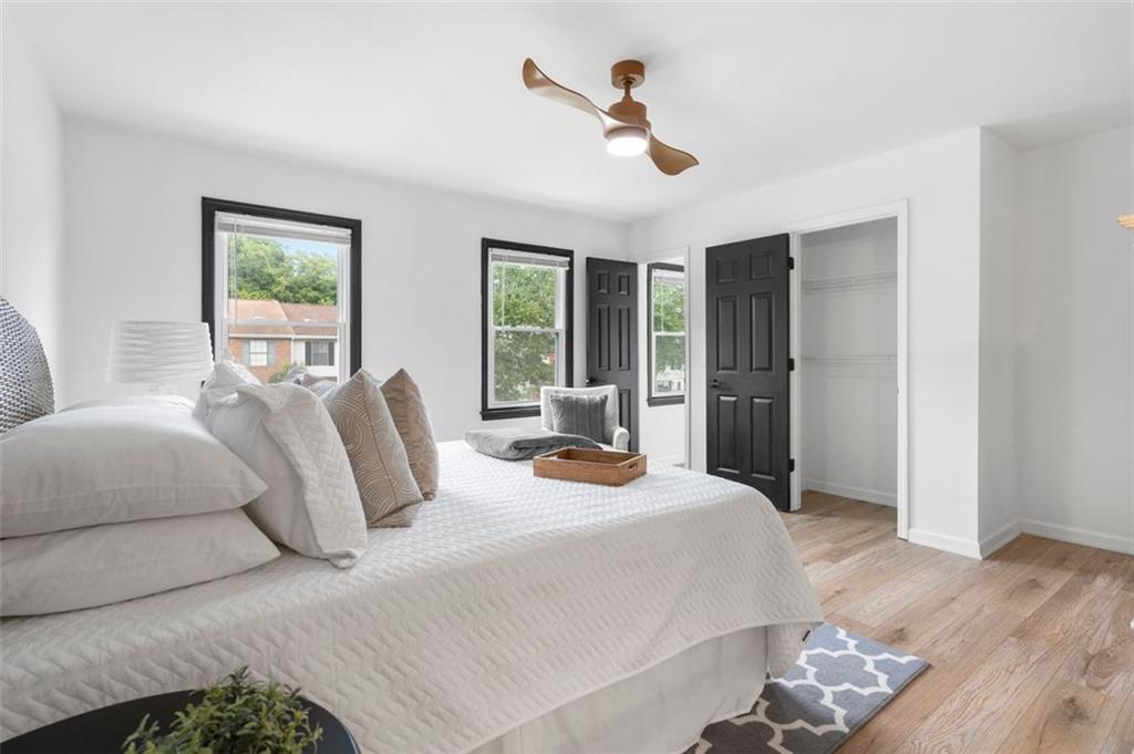 1008 WINDY OAKS Court SE