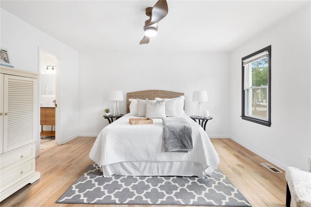 1008 WINDY OAKS Court SE